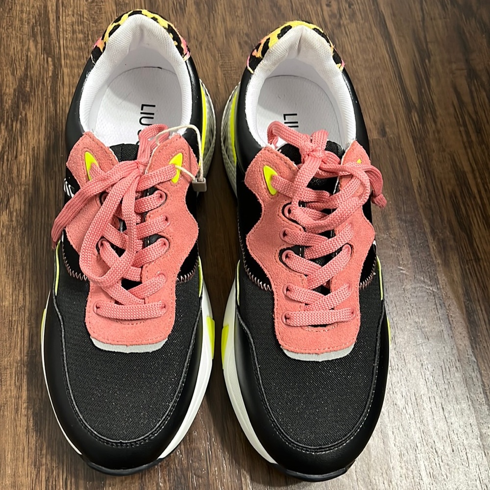 NWT Liu Jo Sneakets